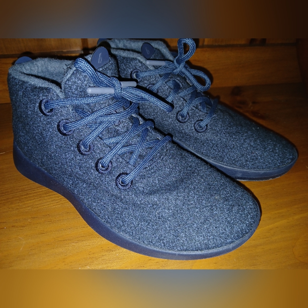 All Birds Wrum Blue Wool High-Top Running Sneakers. Ladies 9